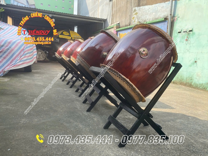 bán trống taiko biểu diễn
